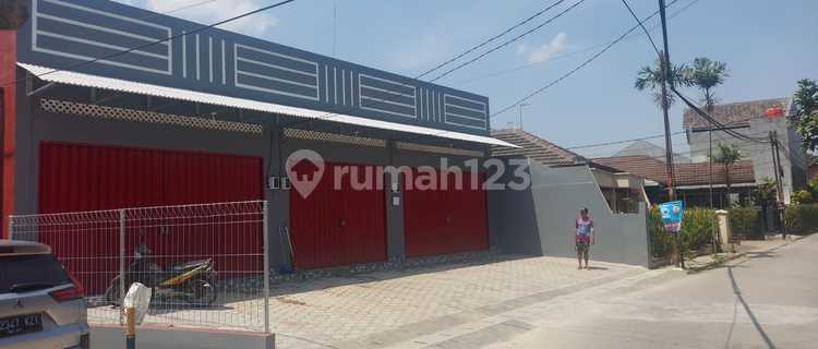 For Rent: 2 units of Shop Houses/Kiosks in the Jatikramat area, Jatiasih, Bekasi. 1