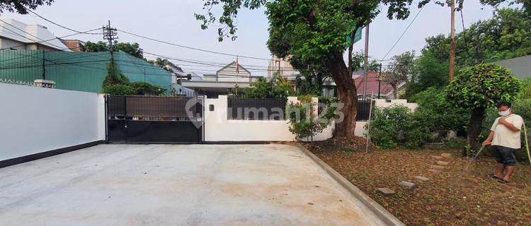 Rumah Menteng, Kawasan Premium, Cocok Untuk Office 1