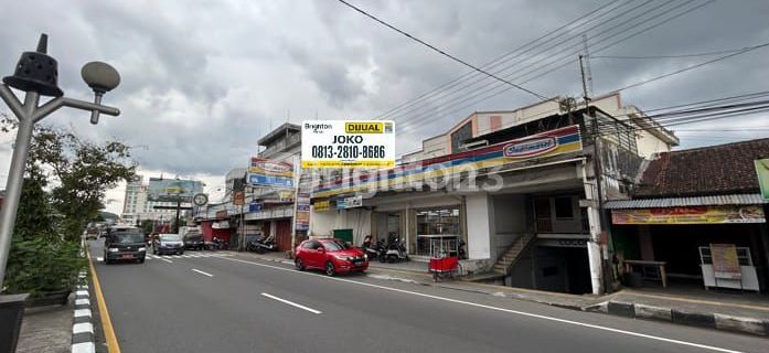House on the side of the strategic Mertoyudan highway in Magelang. 1