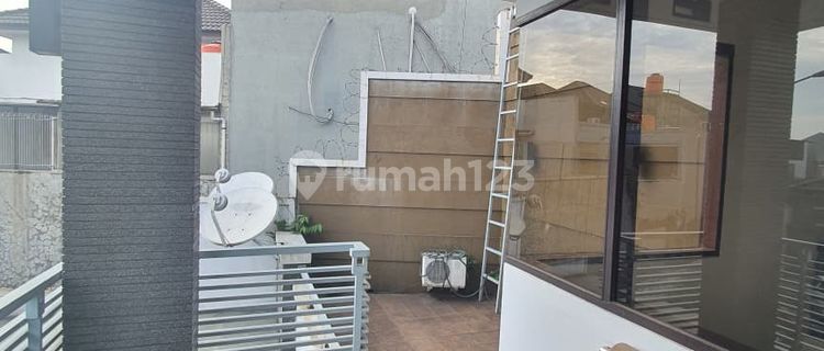 Dijual Rumah 2Lantai Lokasi Komplek Singgasana Pradana Bandung Hunian Nyaman dan Siap Huni Lokasi Strategis 1