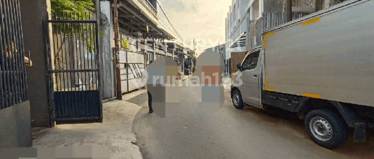 Catering Business House in South Kedoya, West Jakarta 1