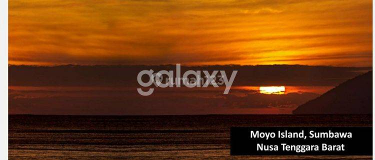 Moyo Island Nusa Tenggara Barat, Sumbawa Regency, Land on the Beach 1