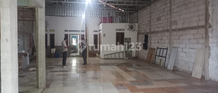 Rumah Showroom di Subang Daerah Cipunagara 1