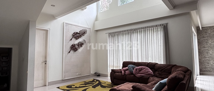 For Rent Hook House in The Green BSD 1