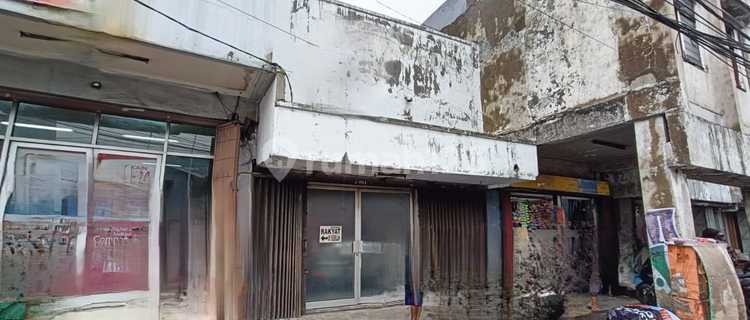 Rent a Ready-to-Occupy 2-Story Shop House 5X15, Strategic West-Facing Location in Matraman, East Jakarta 1