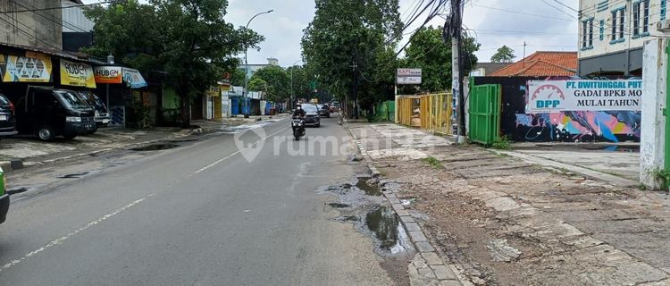 QUICK SALE Shop House on Moh Toha Street, Tangerang City 1