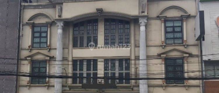 DISEWAKAN GEDUNG di jln Hasyim Ashari Jakarta Pusat 1