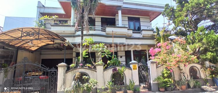 Quick Sale House on Binayasa Bina Lindung Road, Jatiwaringin, Bekasi 1