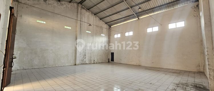Ruang Usaha Ex Bank Disewakan Di Palur Karanganyar 1