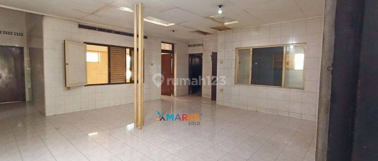 Disewakan Rumah 6 Kamar Di Penumping Laweyan Solo Cocok Untuk Usaha 1