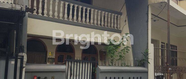 RUMAH 2 LANTAI SIAP HUNI JELAMBAR JAKARTA BARAT 1
