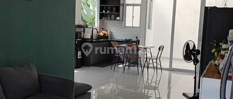 Bikin Betah, Rumah Tinggal Terawat Berlokasi Di Kopo Permai, Bandung 1