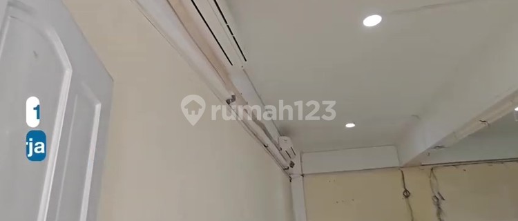 Sewa Gedung Perkantoran Bagus 3 lantai Luas 1500 m2 di Citarum, Semarang 1