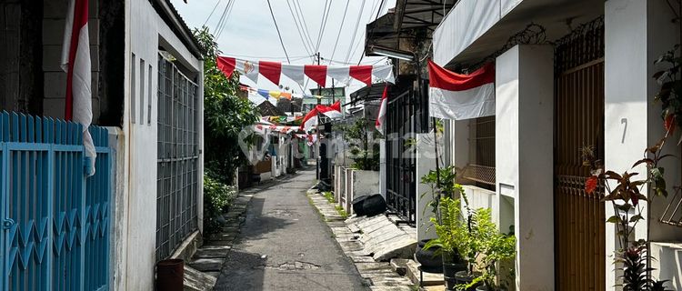 Rumah Bagus 2lt 120m2 Simpel Bisa Nego di Gutitan, Semarang Timur 1