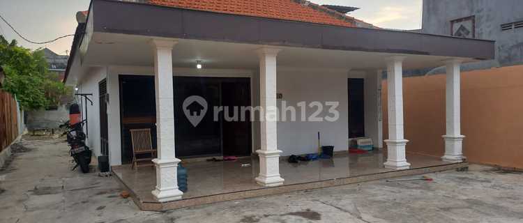 Tanah Dan Bangunan Luas Bentuk Ngantong Di Plombokan Harga Murah  1