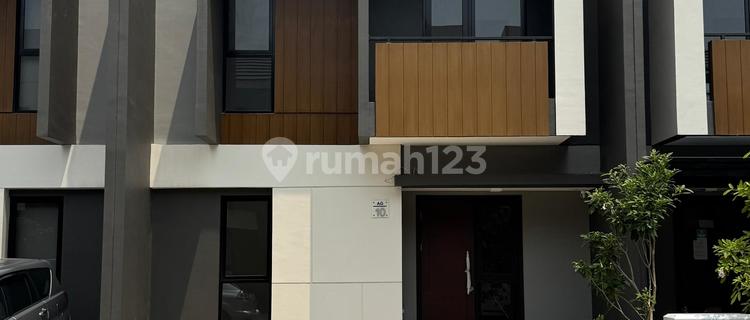 Rumah Minimalis Fasilitas Lengkap di Cluster Regia Summarecon Crown Gading Bekasi 1