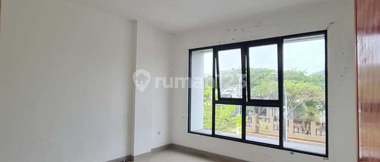 For Rent: Shop House Facing Boulevard in Aerolink Citra 8, Cengkareng, West Jakarta 1