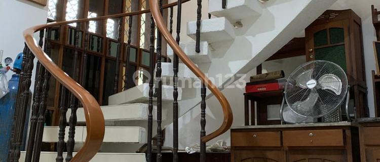 Quick Sale Old House in Menteng Central Jakarta Near Embassy 1