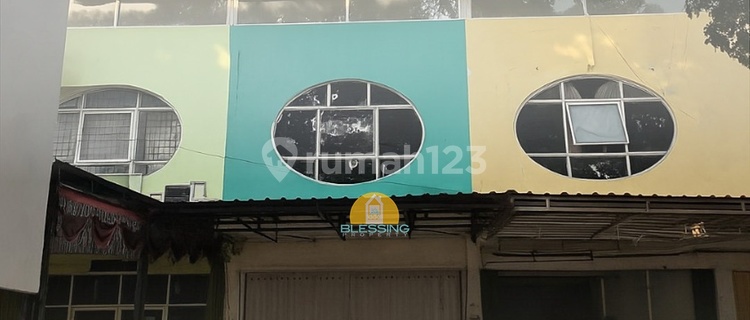 Ready-to-Use Shop House in a Busy Abdul Rahman Saleh Area, Semarang 1