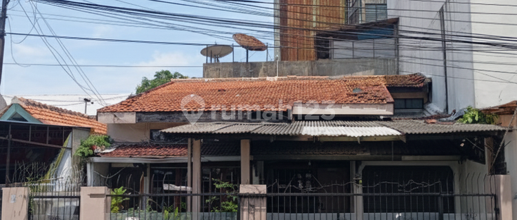 Rumah Tengah Kota Strategis Jalan Stadion Semarang 1