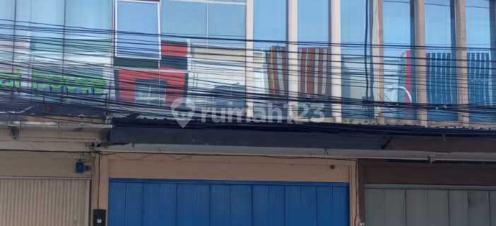 Strategic Commercial Building on Gajah Raya Street, Semarang 1