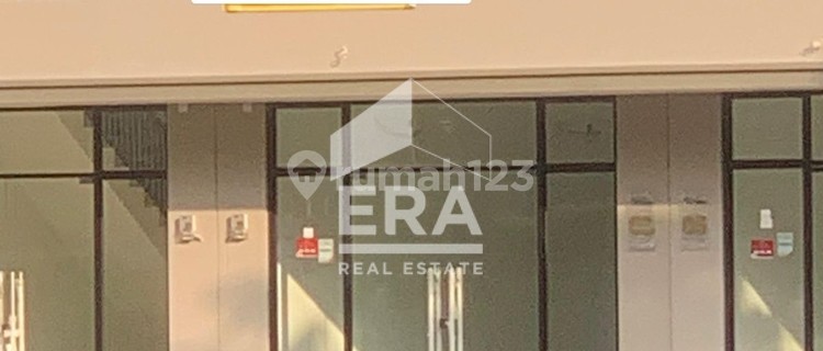 For Rent 3-Story Shophouse in Legenda Wisata 1