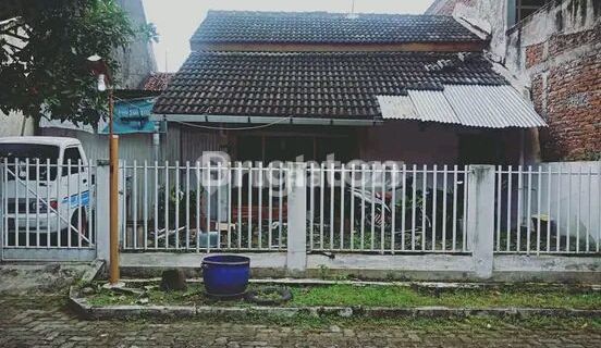HOUSE FOR SALE IN PLAMONGAN HIJAU, EAST SEMARANG 1