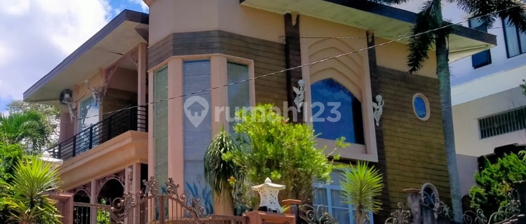 Luxurious 2-Story Villa with Cool Air in Bandungan, Semarang 1