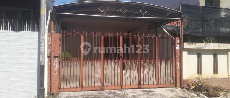 Rumah Lama Dekat Pusat Kota di Semarang 1