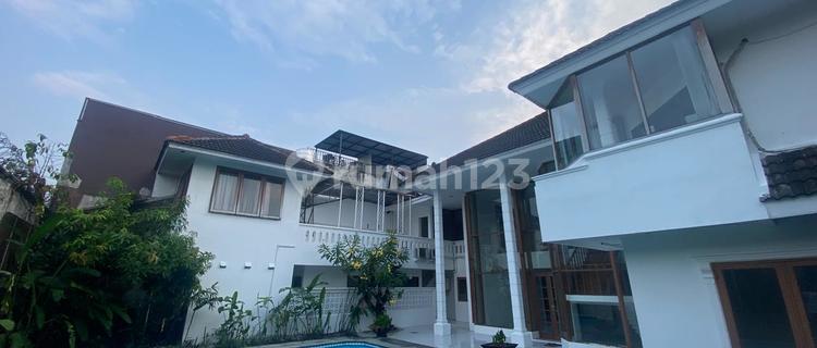 For Rent Beautiful House in North Cipete, Kebayoran Baru, South Jakarta 1