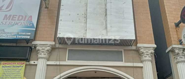 Bolsena 3-Story Shophouse in Gading Serpong / Hendrk 1
