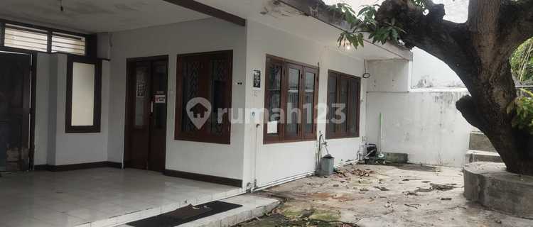 CHEAP ex cafe and office a step away from Kartini and Darmo streets. 1