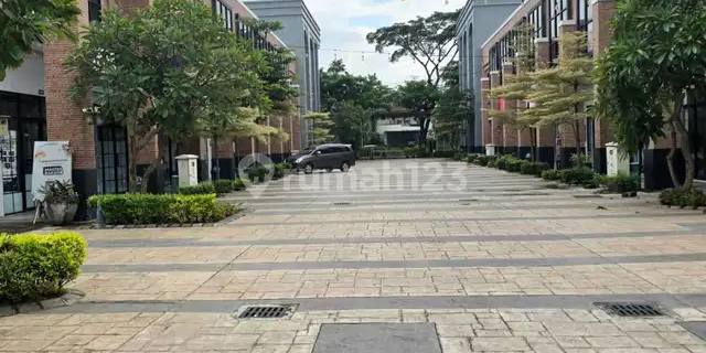 Ruko Tierra Near Hokky Fresh Market, Close to Modern Market, Elite Residential Area 1