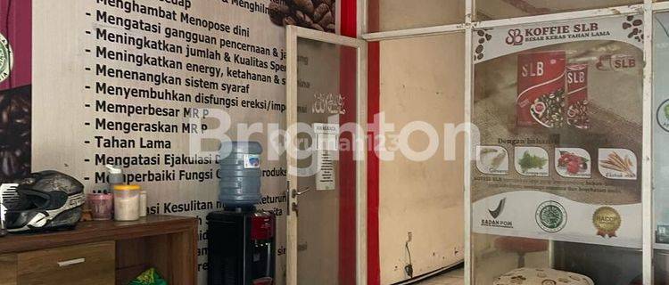 di jual 2 ruko jejer 3 lantai 1