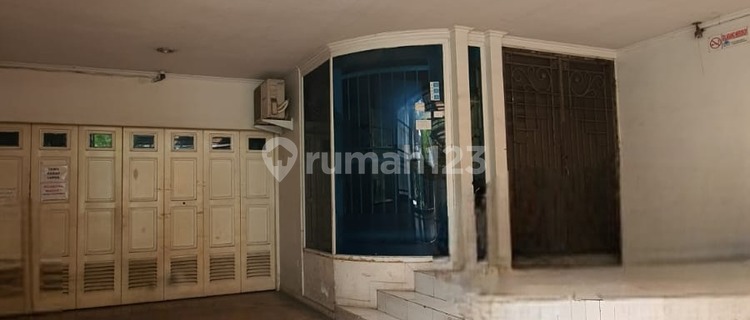 3 Houses Combined into 1 in the City Center, suitable for large families / Home industry - 10 minutes to Moh Toha Toll Road 1