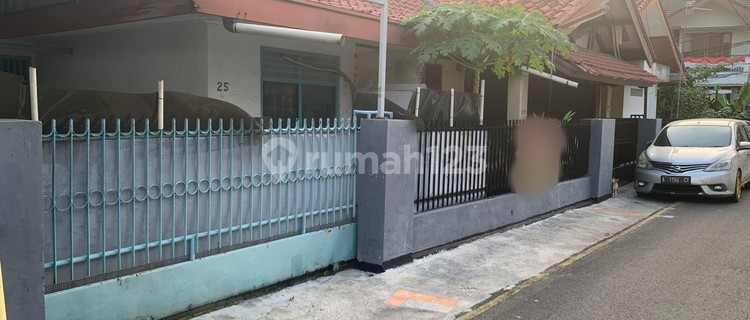 Rumah Hook Strategis di Panglima Polim Jaksel Dekat MRT Blok A 1