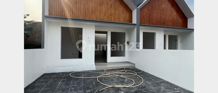 DIJUAL RUMAH Scandinavian with rooftop 810JT di Jagakarsa Jaksel 1