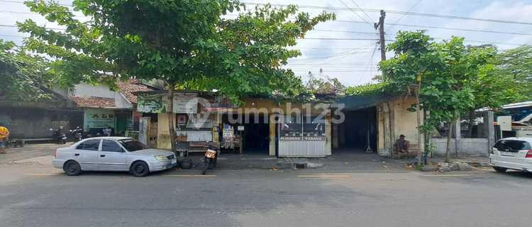 For Sale Commercial Space With Land Area 614 Square Meters Located on East Imogiri Street Yogyakarta 1