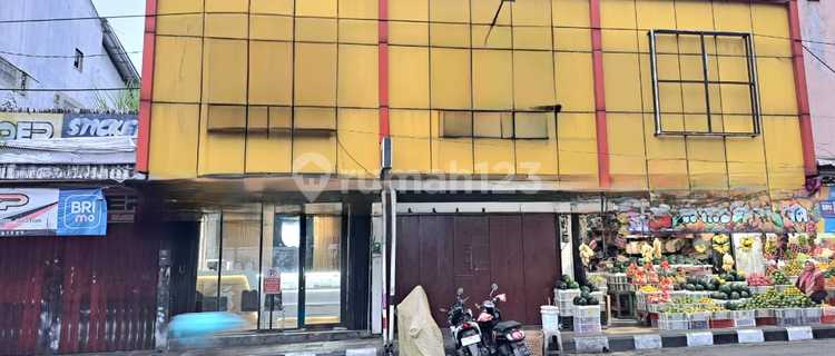 For Sale, Ready-to-Use Shophouse in a Strategic Location within Magelang City Business Area 1