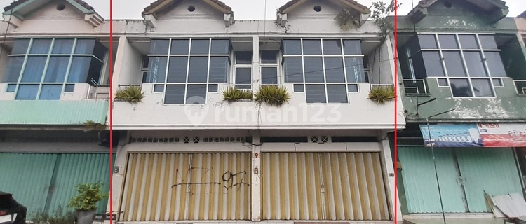 For Rent 2 Ready-to-Use Shophouses Located in Business Area at Armada Estate, Magelang City 1