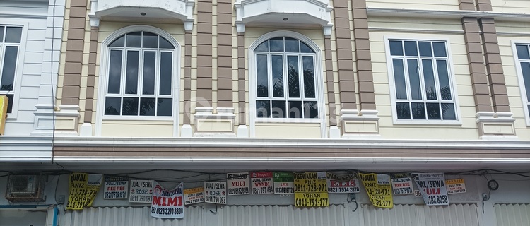 New 3-Story Ruko for Rent on Gatot Subroto Street, Pahoman, Bandar Lampung 1