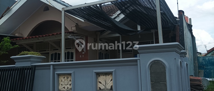 3 BR House for Rent Comfortable and Lush in Jaya Permai Housing, Morotai 1