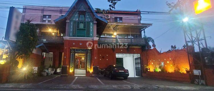 Hotel Gaya Klasik Lokasi Strategis Di jalan Perintis Kemerdekaan Umbulharjo 1
