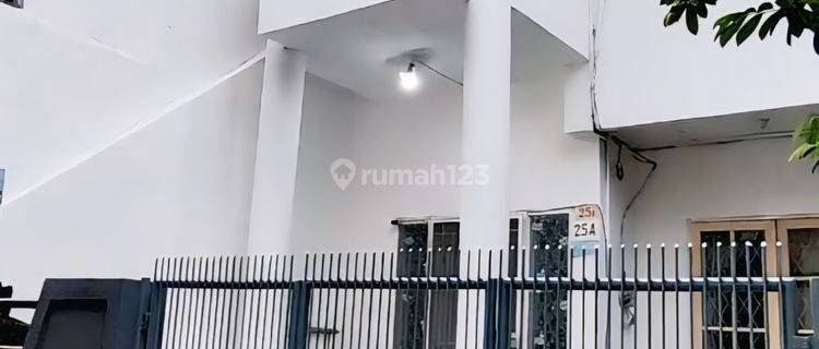 Rumah Cantik 2,5 Lantai Strategis Di Tomang, Jakarta Barat 1