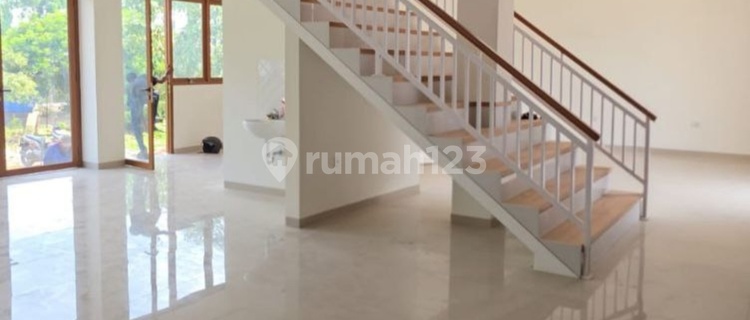 Nice Spacious Shop House Suitable for Business in Jatinangor 1