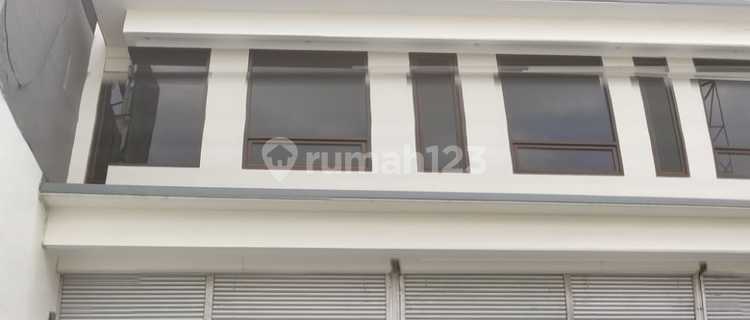 4-Story Shop House with Rooftop in Tebet, South Jakarta 1