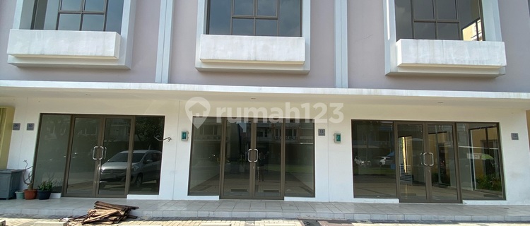 Ready-to-Use Shophouse Next to Kelapa Dua Gading Serpong Sub-District Office 1