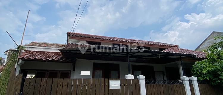 Hook House For Sale Ciputat Cheap 1