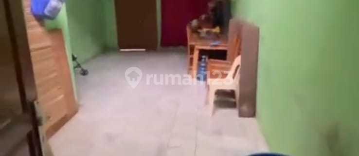 L-Shaped 243m² in Pejagalan Tambora by the Busy Roadside 1