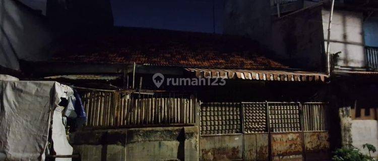 +- 120 M Ke Jl Gajah Mada Dijual Rumah Tua 94m2 1